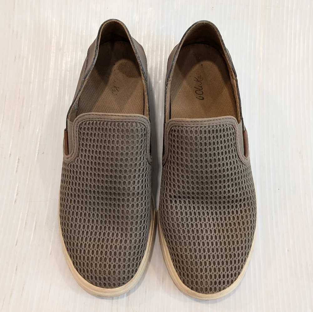 OLUKAI Pehuea tan green slip-on sneakers loafers size 8